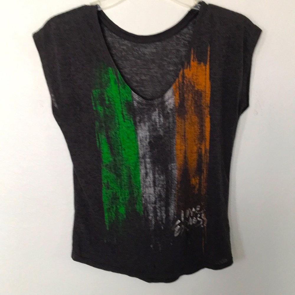 EXPRESS T-SHIRT SIZE XS TINY RUN IN BACK HARD TO SPOT OTHERWISE GREAT CONDITION